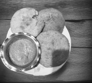 Aloo bharma kachori ( 4 psc ) with pickle/ salad