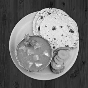 Shahi Paneer With 4 Tawa Butter Roti