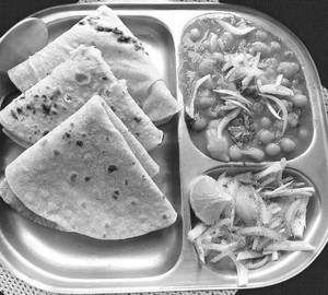 Chole With 4 Tawa Butter Roti