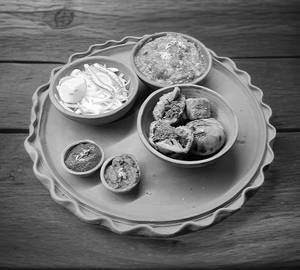 Desi Ghee Litti Chokha [2 Pieces]