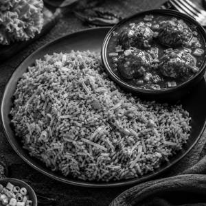 Triple Schezwan Fried Rice With 4 Pcs Veg Manchurian Gravy Sides