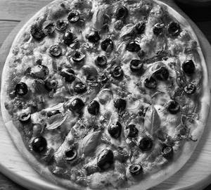 Olives Pizza With Cheese