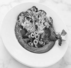 Pan Charred Broccoli With Garlic Bread
