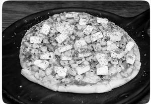 Corn,paneer ,capsicum Pizza