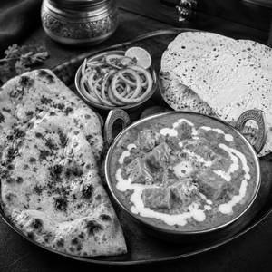 Paneer Butter Masala With Btr Tandoori Roti (2 Pcs)+fry Papad