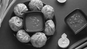 Chilli Cheese Paneer Momos [6 pieces]