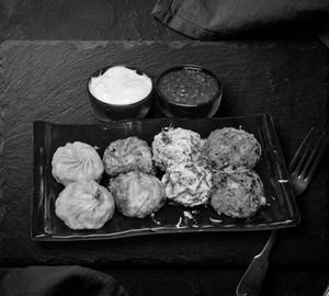 Veg Momo Platter