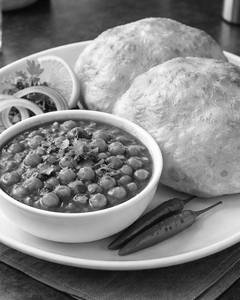 Chola Bhatura