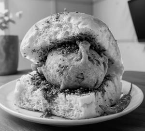 Mumbaiya Vada Pav [2 Pieces]