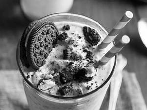 Vanilla Oreo Shake