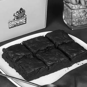 Eggless Mini Classic Brownie Box