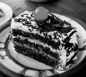 Black forest pastry [1 piece]