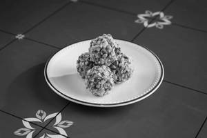 Pista Laddu