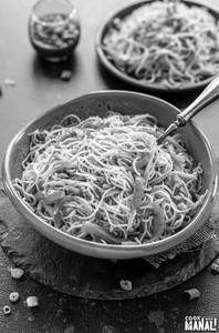 Veg Chilli Garlic Noodles [325 Grams]