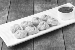 Veg momo [6 pieces]