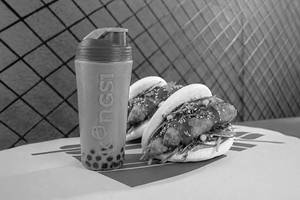 Classic Thai Tea + Seoul Street Chiken Bao Combo