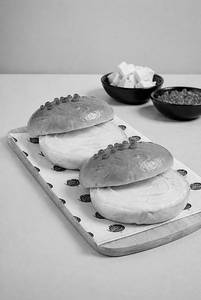Bun Makhan [2 Pcs]