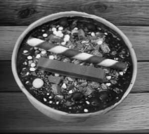 Kitkat dessert bowl