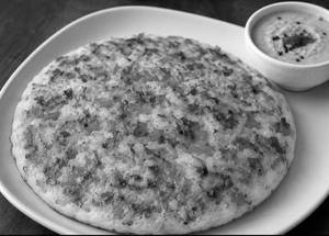 Veg uttapam with chutney ( no onion no garlic )