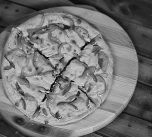 Large Capsicum Pizza