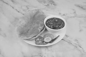 Chole Bhature (2 Bhature)