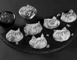 Fry veg momo [8 pieces]