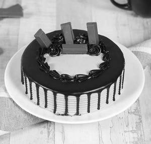 Eggless KitKat Cake [500 grams]
