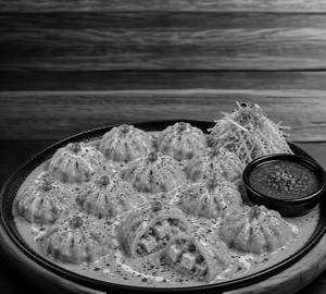 Veg Makhani Momos ( 6 Pieces )