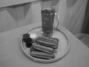 8 Churros, 3 Dips & Killer Strawberry Mojito