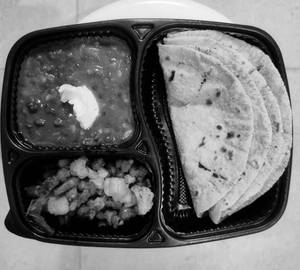 Dal Makhani & Veg Mix  Thali With Tawa  Roti (4Pec)