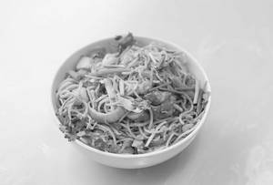 Chilli Garlic Noodles(egg/chicken/mix)