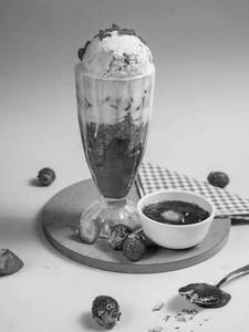 Starwberry Falooda