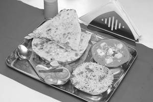 Butter Paneer Masala + Jeera Rice + Choice Of Bread -