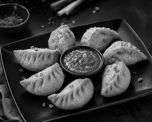 Momos