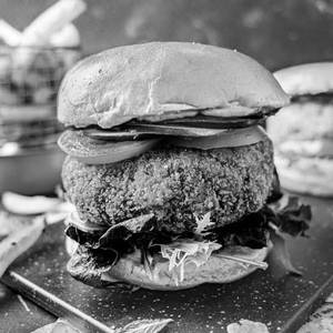 Veg Crunchy Burger With Tikki