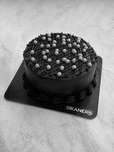 Chocolate Nougatine Cake