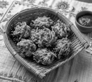 Onion Pakoda [8 Pieces]