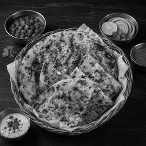 Stuffed Masala Kulcha