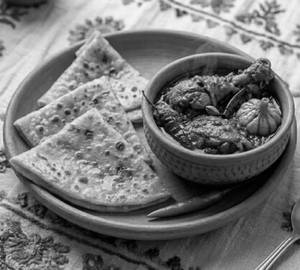 Bihari Chicken Curry With 3 Triangle Parathas