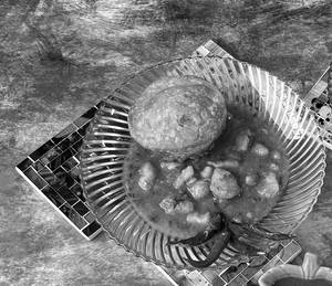 Moongdal Kachori With Aloo Sabzi (2 Pcs)