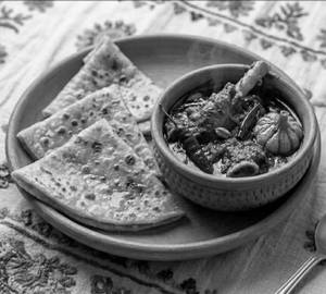 3 Paratha With Champaran Mutton Curry