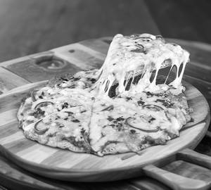 Super Schezwan Pizza