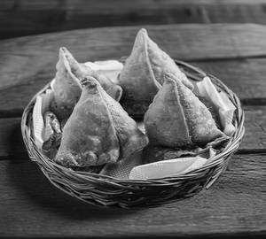 Punjabi Samosa (2 Pieces)
