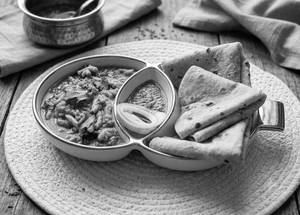 Indori Sev Tamatar Sabji Roti Combo ( 3pcs Roti )