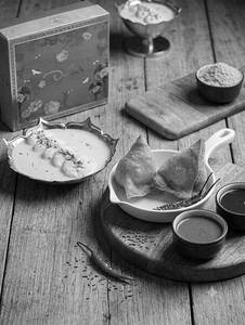 Rasmalai And Aloo Samosa Combo