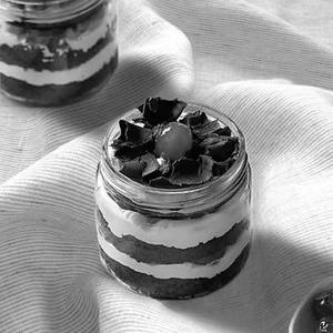 Chocolate Vanilla Jaar Cake