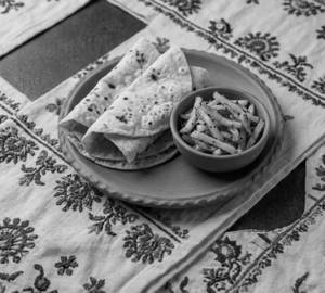 4 Phulka Roti With Aloo Bhujia