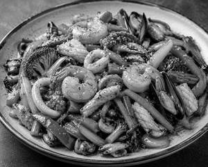 Stir-fried Seafood And Vegetables (stir-fried Seafood And Vegetables)
