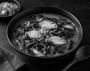 Jeonbok Miyeok-guk (abalone Seaweed Soup)