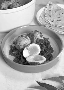 Egg Curry [2 Eggs] with[ 4 ]Roti